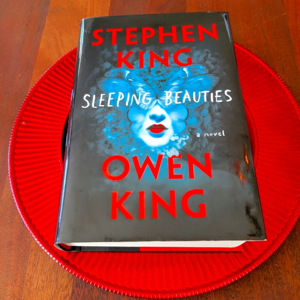 Hardcover Sleeping Beauties novel by Stephen King